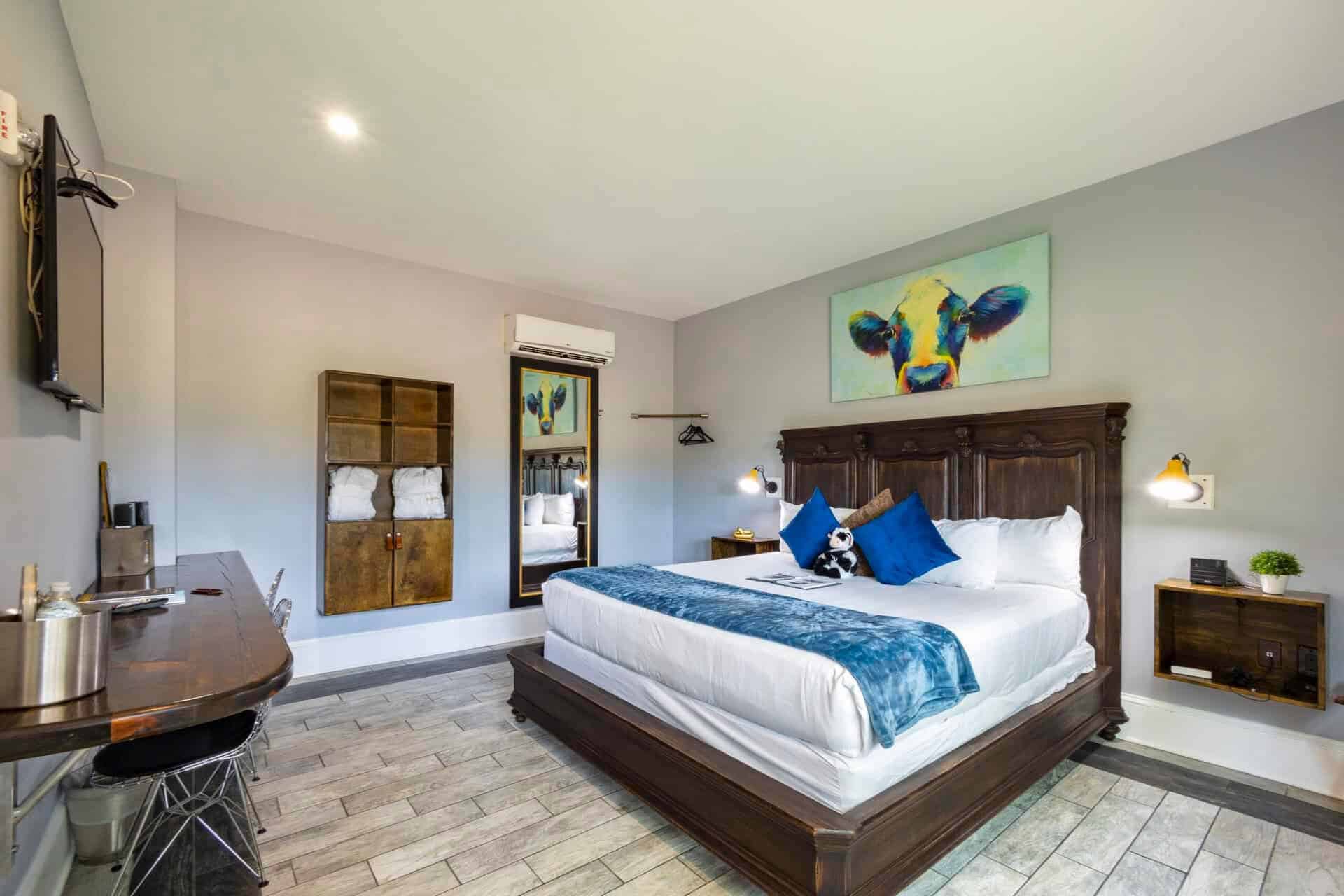 Hotel du Village Overnight Accommodations