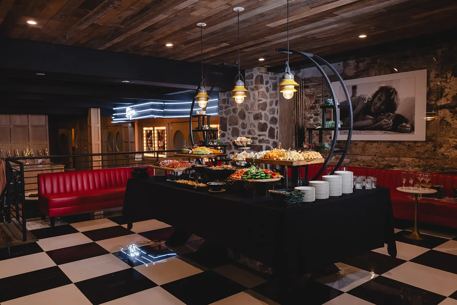 Logan Inn, Olivia and Warren