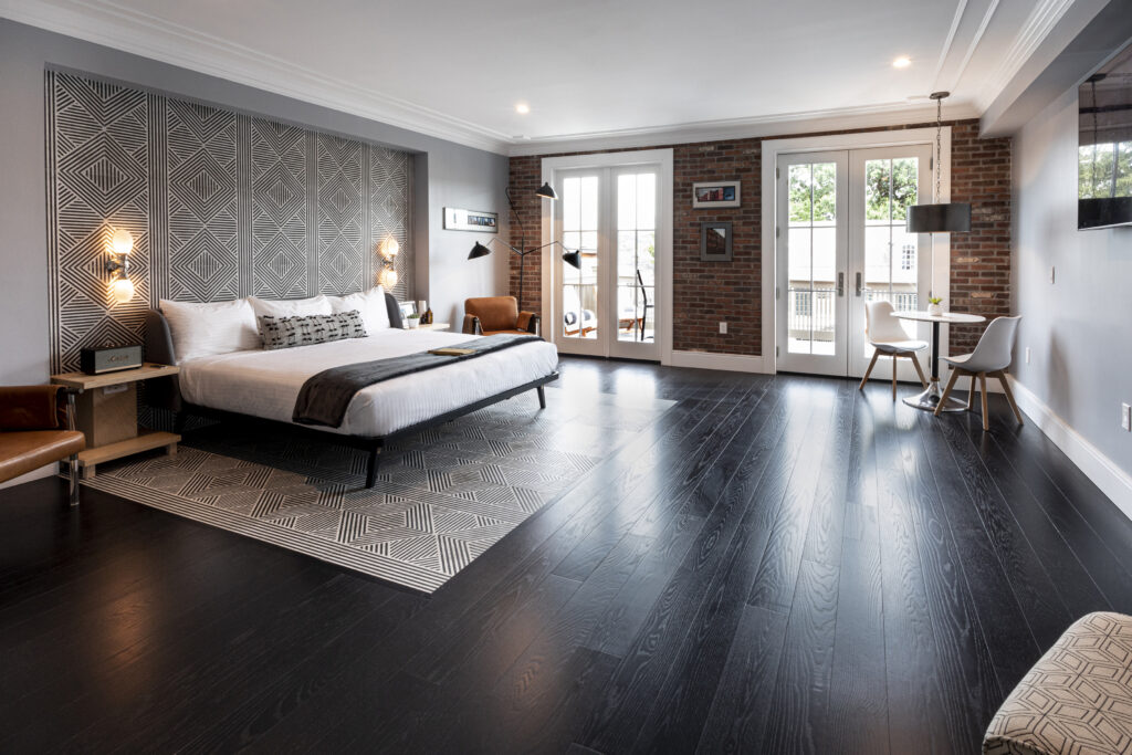 logan inn hotel room