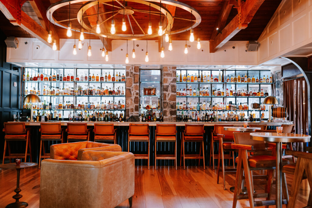 whiskey lounge logan inn