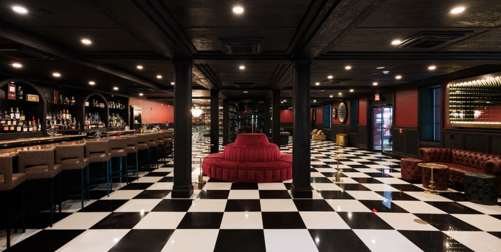 Whiskey lounge albion summit