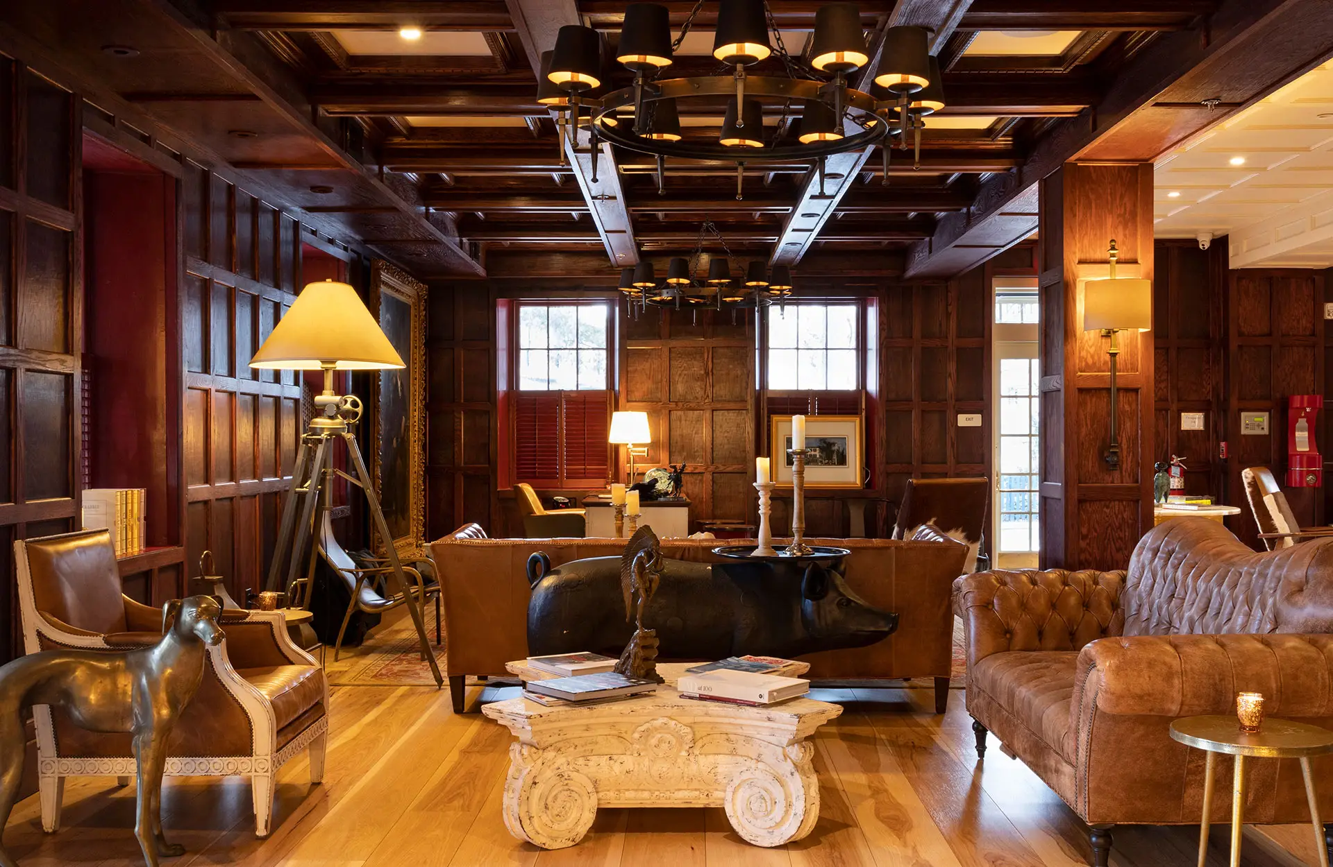 Logan Inn - Lobby Lounge