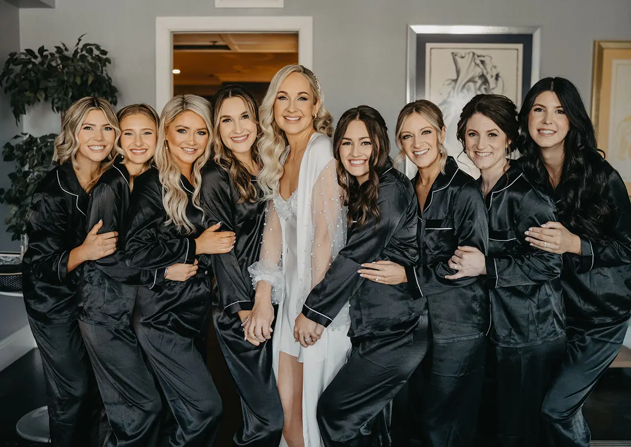 Getting ready suite with bridal party at Logan Inn