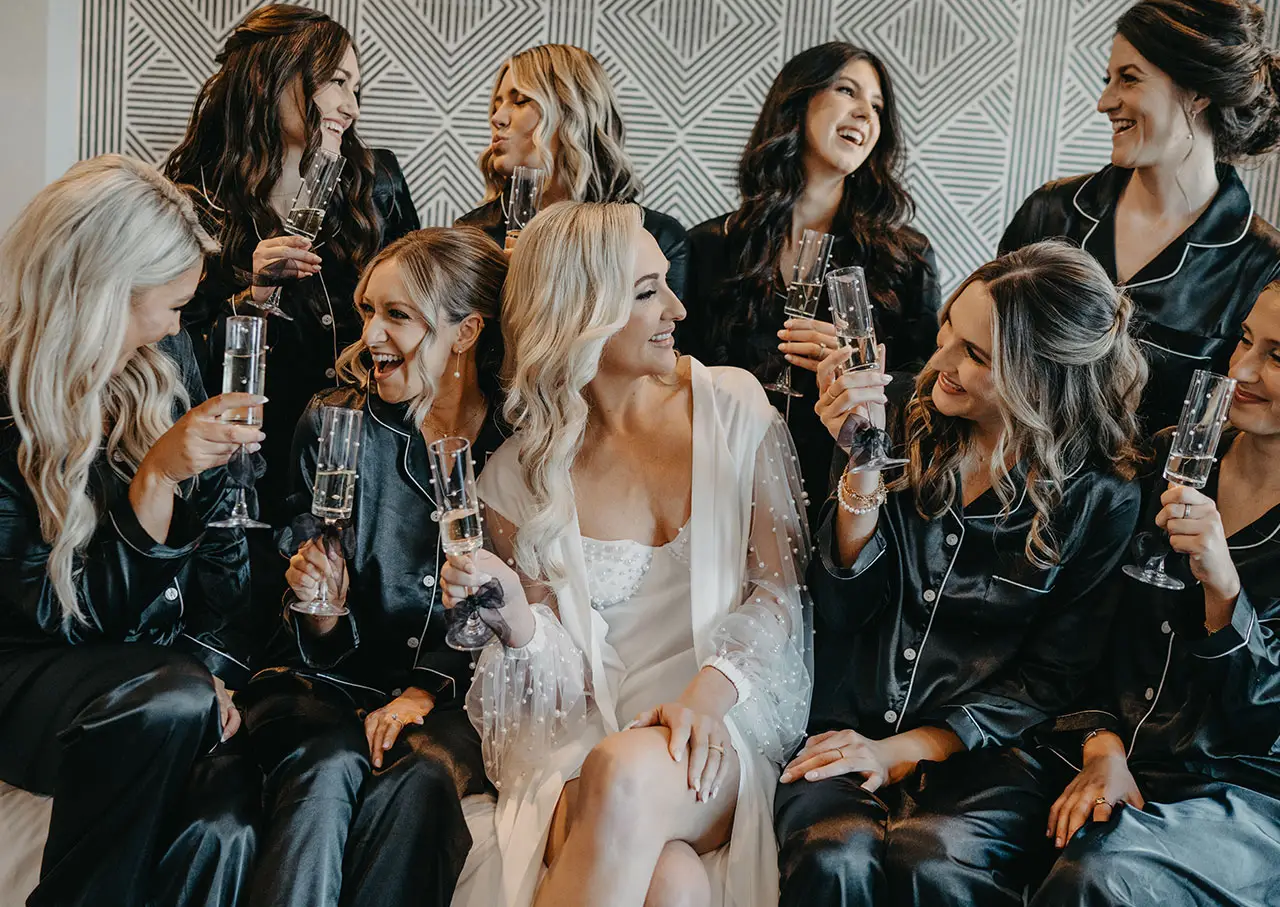 Getting ready suite with bridal party at Logan Inn