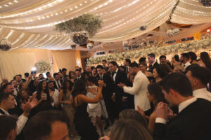 How to Create the Perfect Wedding Playlist