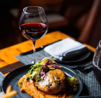 Logan-Inn Eat Section - restaurant page